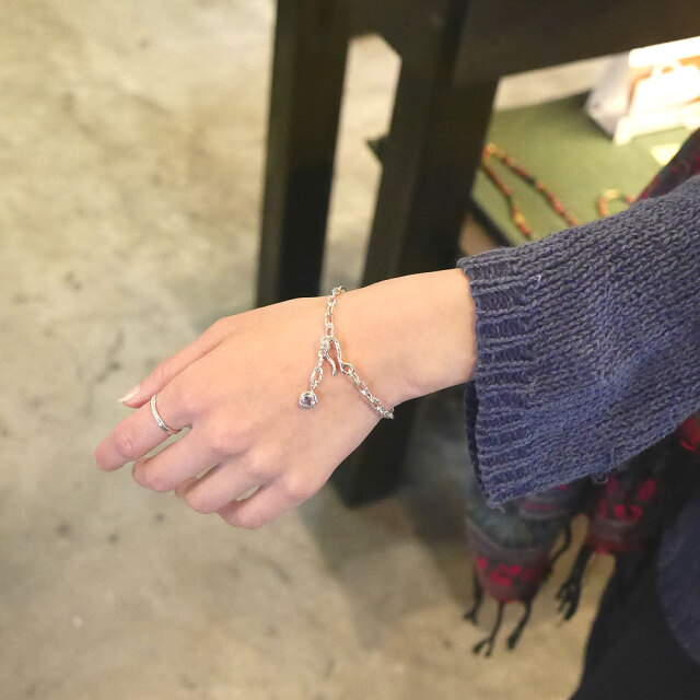 ハンドメイドチェーンブレス　天然石付き　レディース