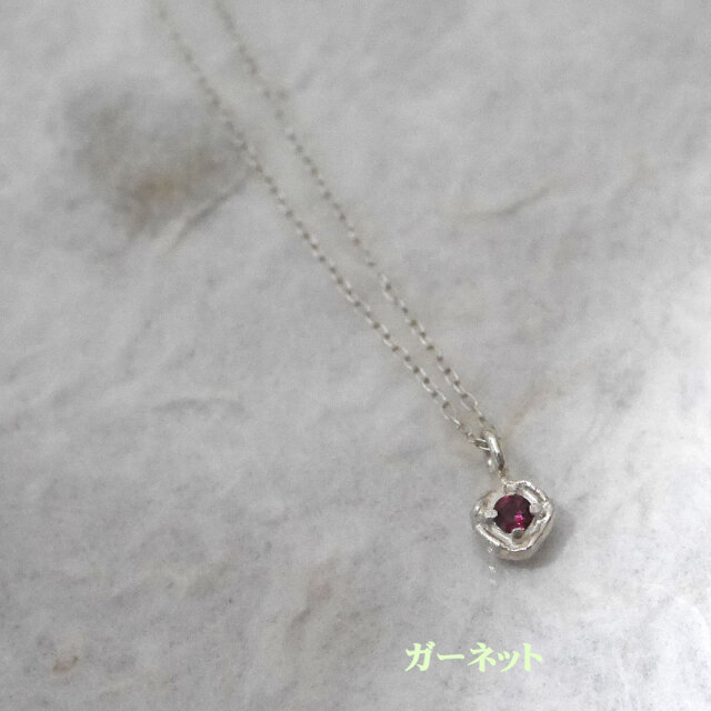 ガーネット　シルバーネックレス