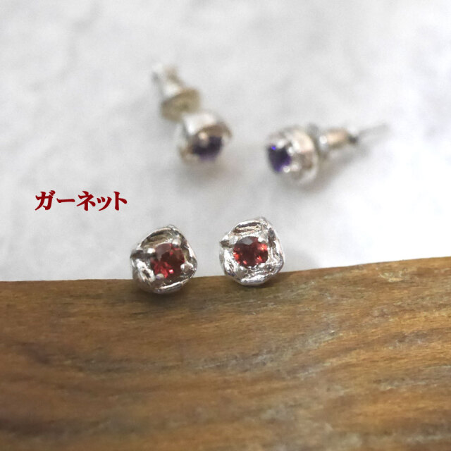 ガーネット　シルバーピアス