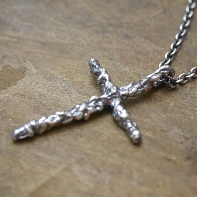 シルバー　クロスペンダント