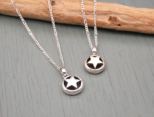 星モチーフ　シルバーペンダント