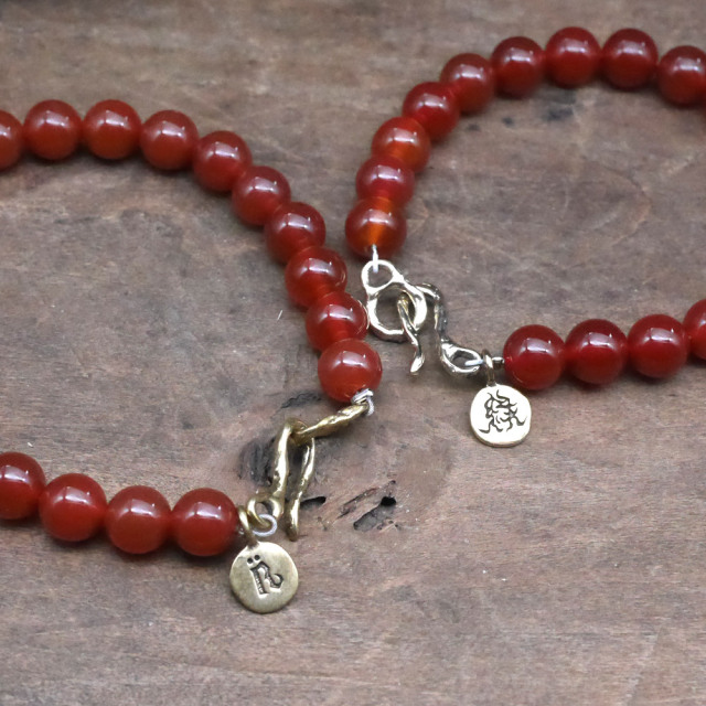 カーネリアン　ビーズブレスレット　真鍮