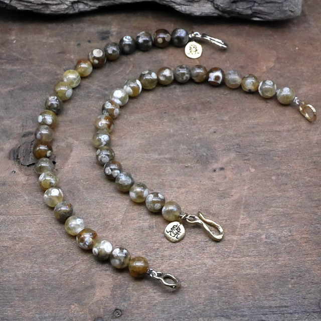 クレイジーアゲート　ビーズブレスレット　真鍮パーツ
