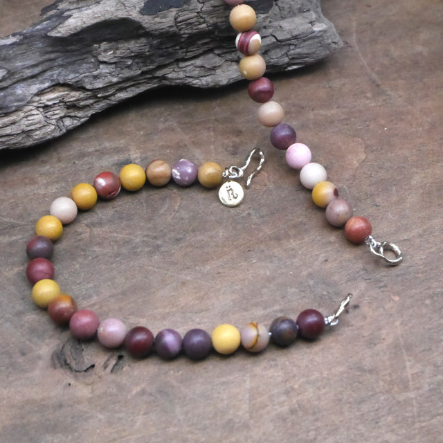 モッカイト　ビーズブレス　真鍮パーツ