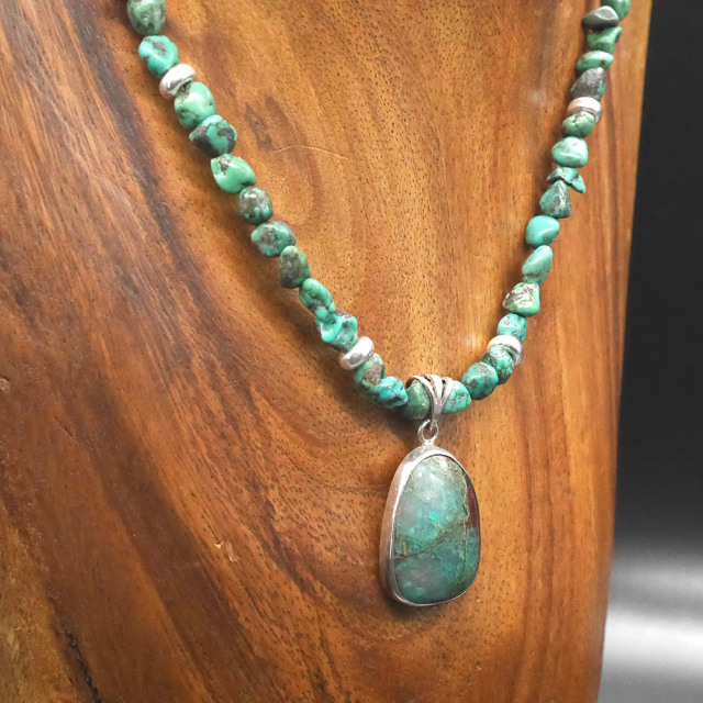 ターコイズトップ　ターコイズビーズネックレス