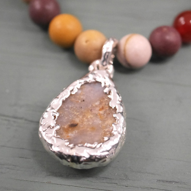 アゲート×シルバートップ　モッカイト×カーネリアンビーズ　天然石ネックレス