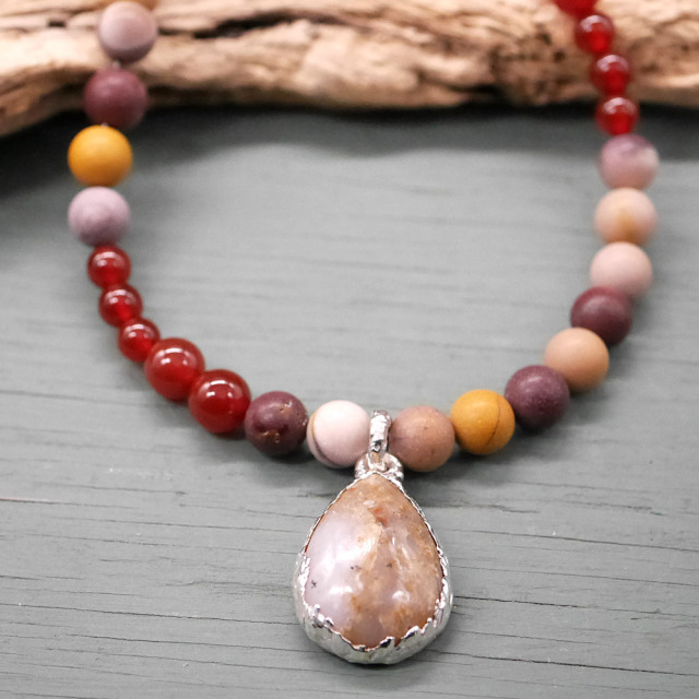 アゲート×シルバートップ　モッカイト×カーネリアンビーズ　天然石ネックレス