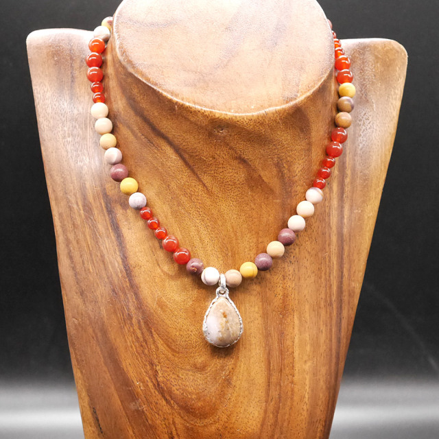 アゲート×シルバートップ　モッカイト×カーネリアンビーズ　天然石ネックレス