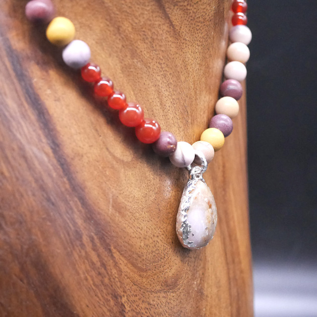 アゲート×シルバートップ　モッカイト×カーネリアンビーズ　天然石ネックレス
