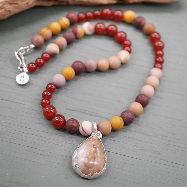 アゲート×シルバートップ　モッカイト×カーネリアンビーズ　天然石ネックレス