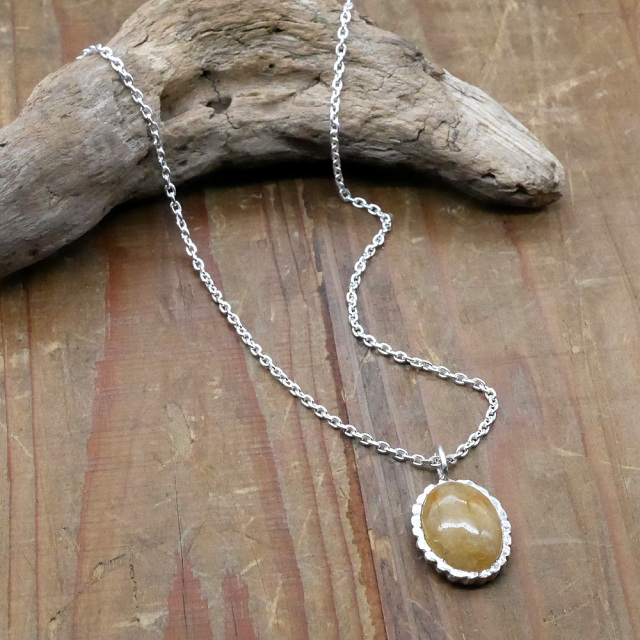 天然石ペンダントトップ　シルバー　カルサイト ryoku りょく