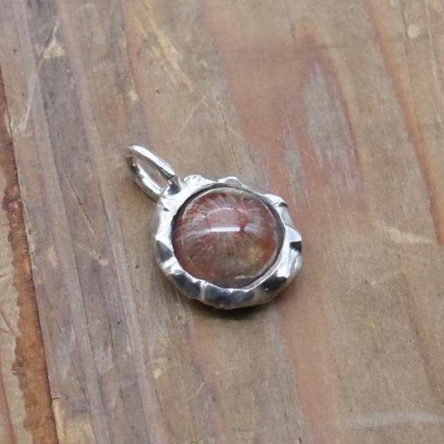 天然石ペンダントトップ　シルバー　フォシルコーラル ryoku りょく