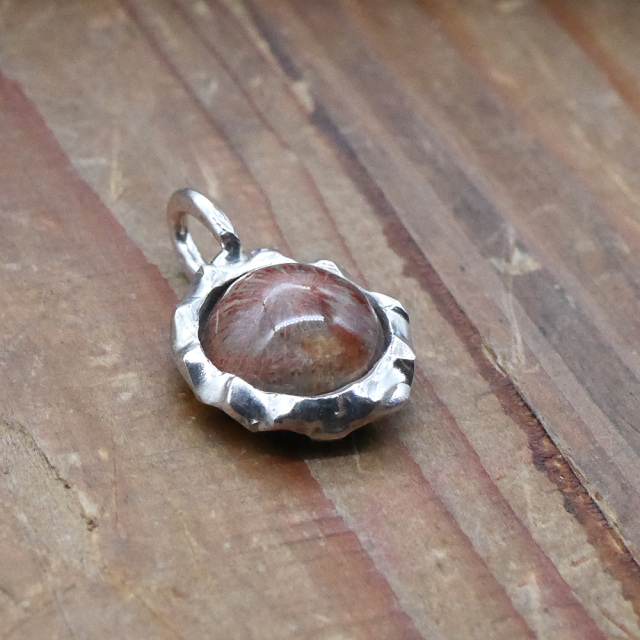 天然石ペンダントトップ　シルバー　フォシルコーラル ryoku りょく