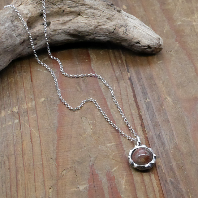 天然石ペンダントトップ　シルバー　フォシルコーラル ryoku りょく