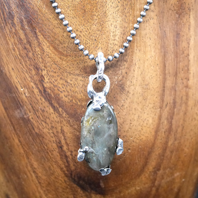 RYOKU ラブラドライト×シルバー　天然石ペンダントトップ　1点モノ