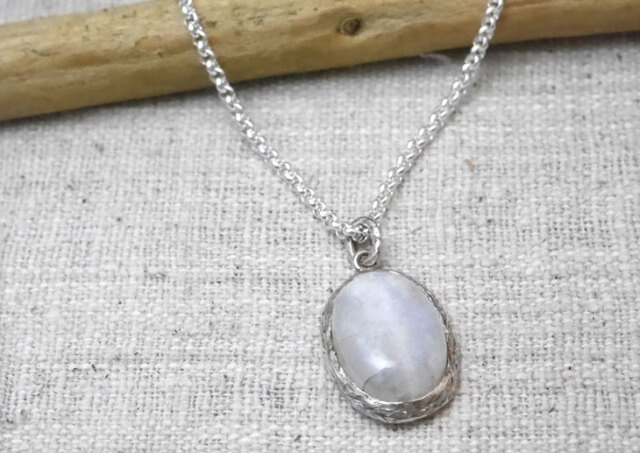 レインボームーンストーン　ペンダントトップ