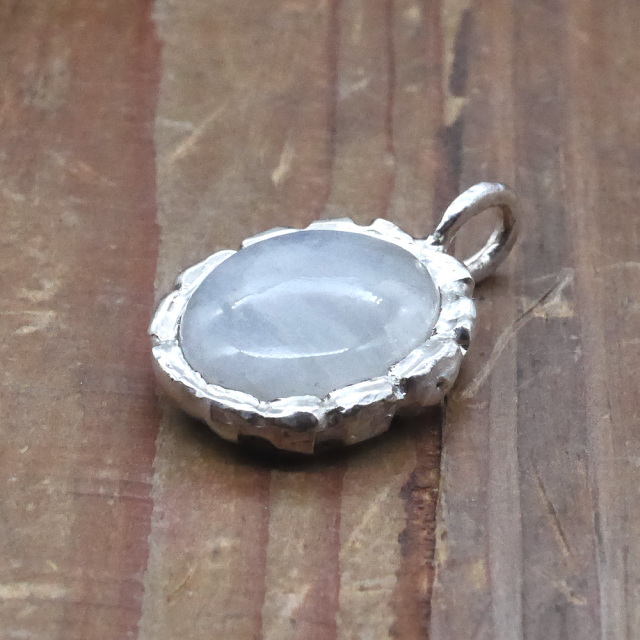 天然石ペンダントトップ　シルバー　レインボームーンストーン