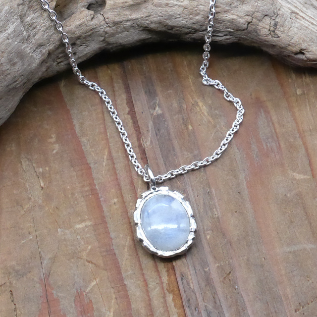 天然石ペンダントトップ　シルバー　レインボームーンストーン