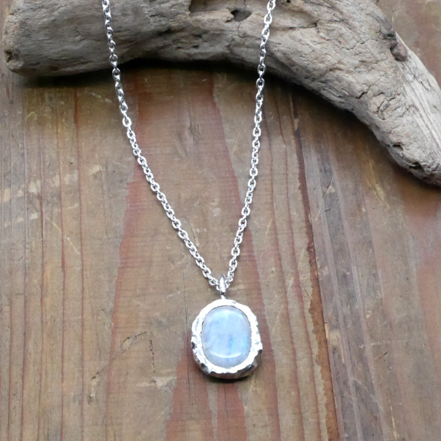 天然石ペンダントトップ　シルバー　レインボームーンストーン ryoku りょく