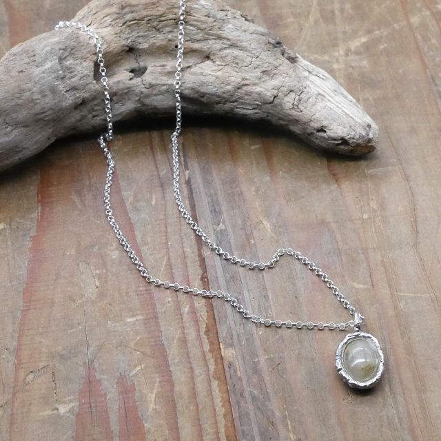 天然石ペンダントトップ　シルバー　ルチルクオーツ ryoku りょく