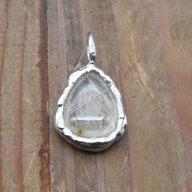 天然石ペンダントトップ　シルバー　ルチルクオーツ ryoku りょく