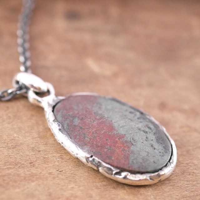 ルビーインゾイサイト×シルバー　天然石ペンダントトップ　1点モノ