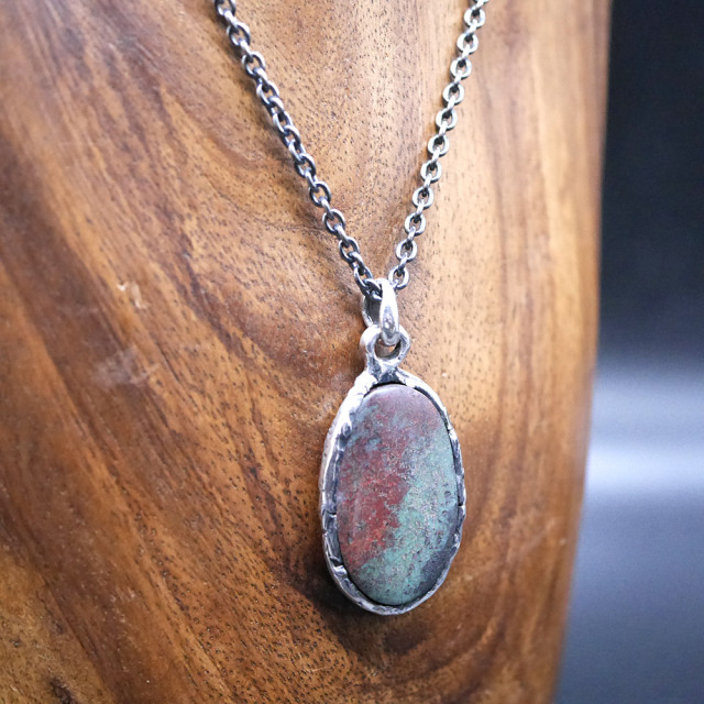 ルビーインゾイサイト×シルバー　天然石ペンダントトップ　1点モノ