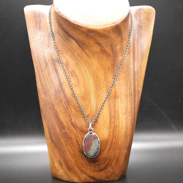 ルビーインゾイサイト×シルバー　天然石ペンダントトップ　1点モノ