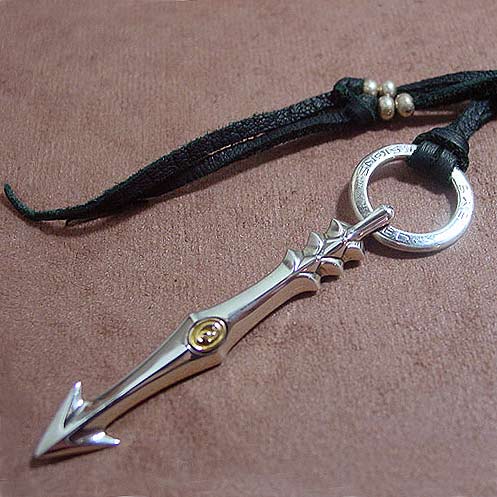 red-eye シルバーネックレス