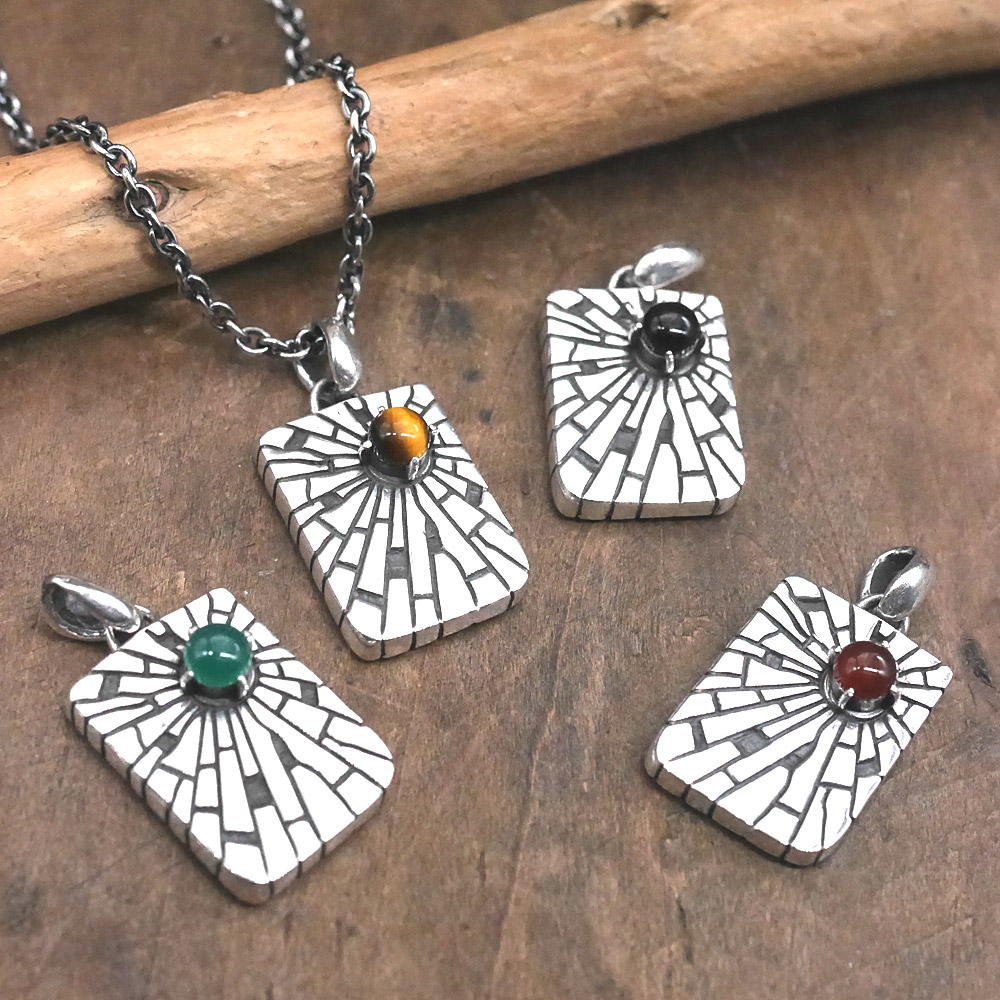 シルバーペンダントトップ　RYOKU