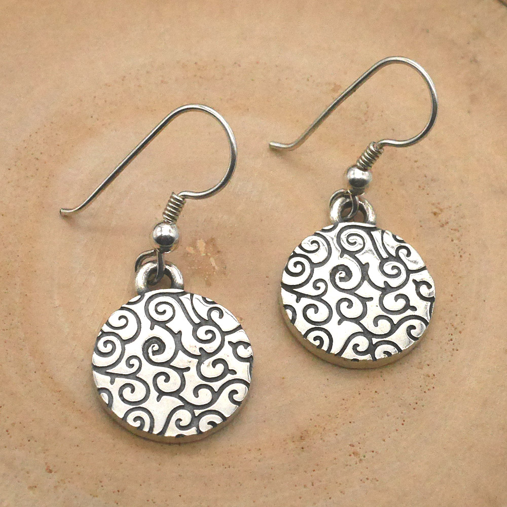 RYOKU 唐草文様 シルバーフックピアス