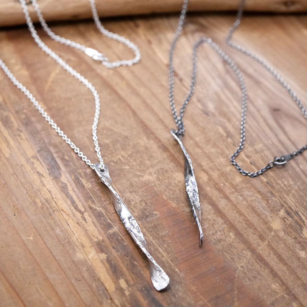 RYOKU ハンドメイド ねじりシルバーペンダント　傷テクスチャー【チェーン付き】