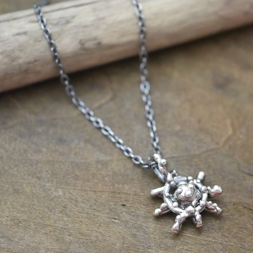 シルバー　ペンダント