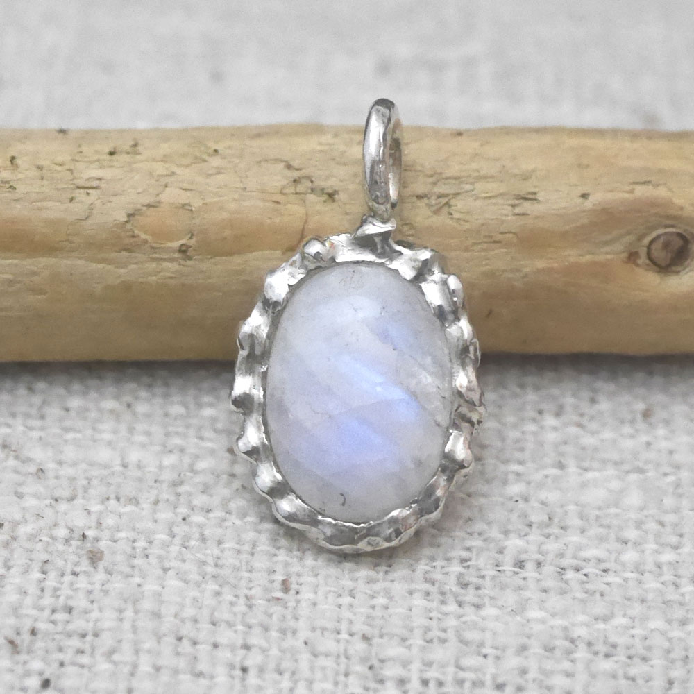 レインボームーンストーン　ペンダントトップ