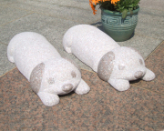 置くだけ簡単車止めから、「大きなふせ犬」ピンクタイプ新登場！カーポートに！★ペット★