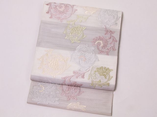 5k2463 袋帯　絹　西陣織　全通　凹凸生地　葡萄　白　柄物　和装　着物 正絹≪西陣 藤原織物謹製 夏物 本袋帯 「葡萄唐花文（横段