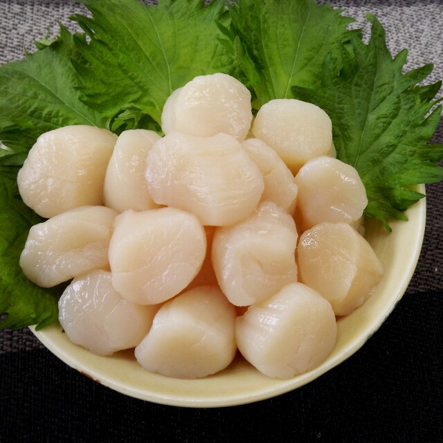 【送料無料】刺身ほたての「てんこ盛り」300ｇ×2パック【約50玉】