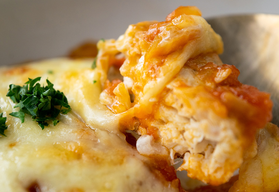 まぐろハンバーグトマトソース煮込み