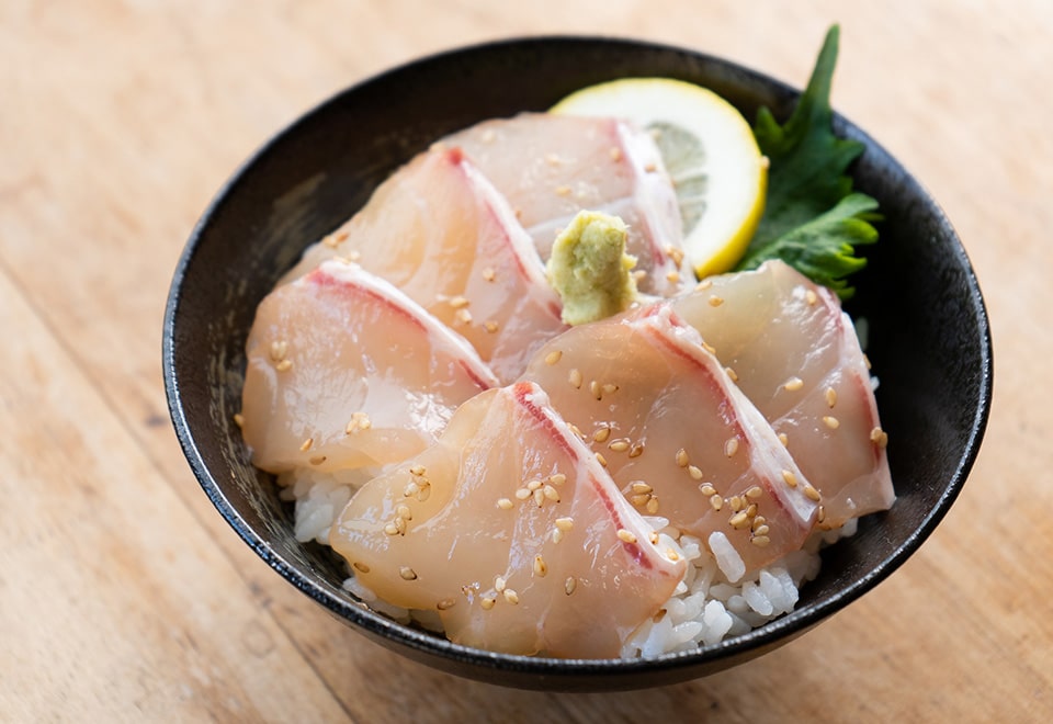 気仙沼産いしなぎの漬け丼