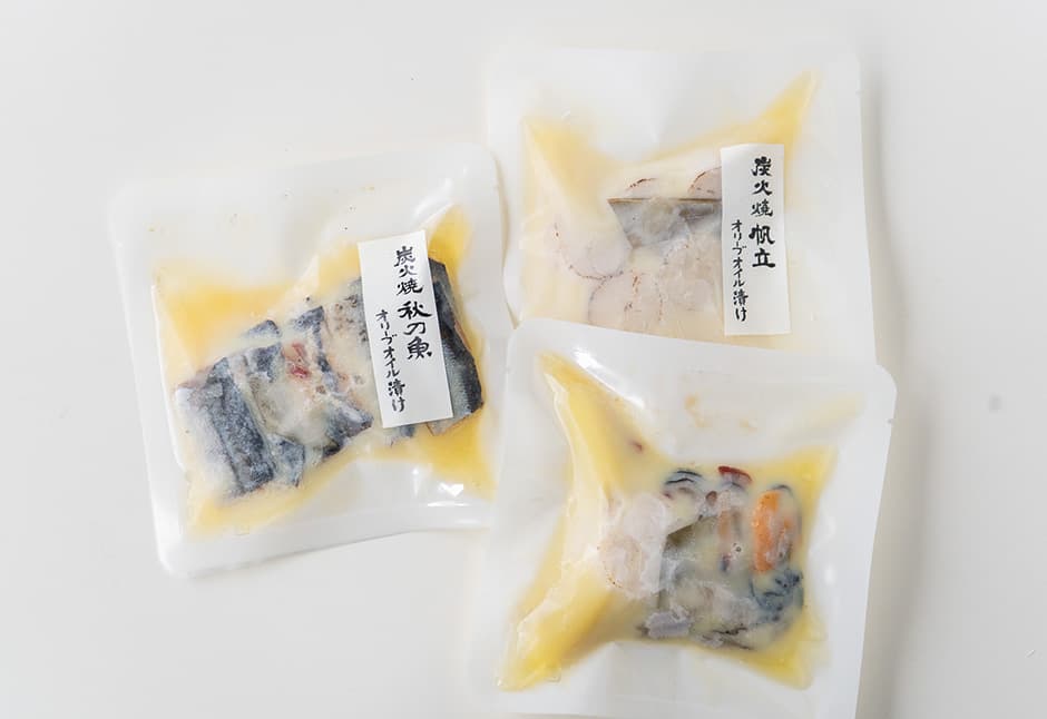 炭火焼帆立オリーブオイル漬け・炭火焼秋刀魚オリーブオイル漬け・ムール貝牡蠣帆立オリーブオイル漬け