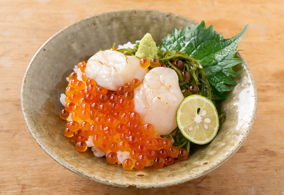 炙り帆立といくら丼