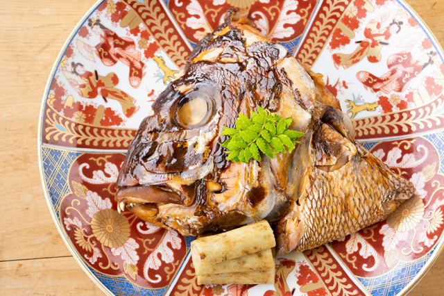 天然真鯛のかぶと煮