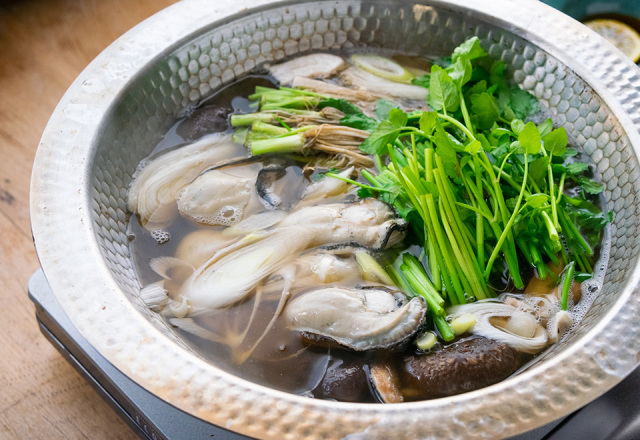 牡蠣せり鍋仕立て 気仙沼から無添加手作りお惣菜 海鮮をお取り寄せなら斉吉 牡蠣せり鍋仕立て 気仙沼から無添加手作りお惣菜 海鮮をお取り寄せなら斉吉