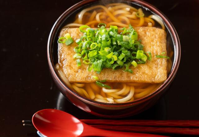 きつねうどん（8月25日） Amazon.co.jp: 東洋水産 マルちゃん 赤いまめきつねうどん(西