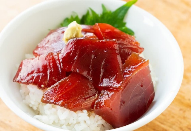 ミナミまぐろ切り落とし漬け丼