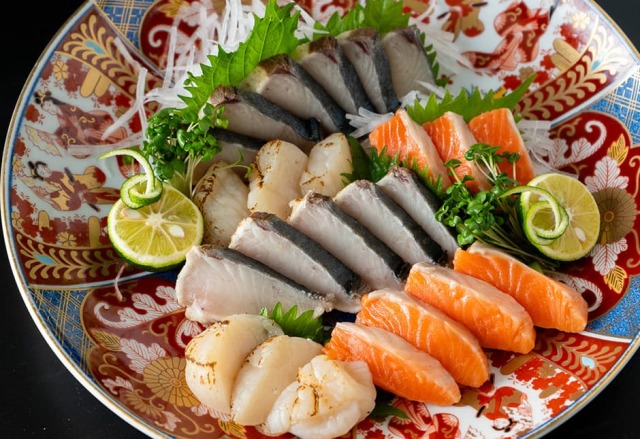 刺身セット　気仙沼寒さわらのたたき　宮城県産銀鮭　炙り帆立