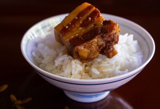 八幡平ポークの黒酢煮