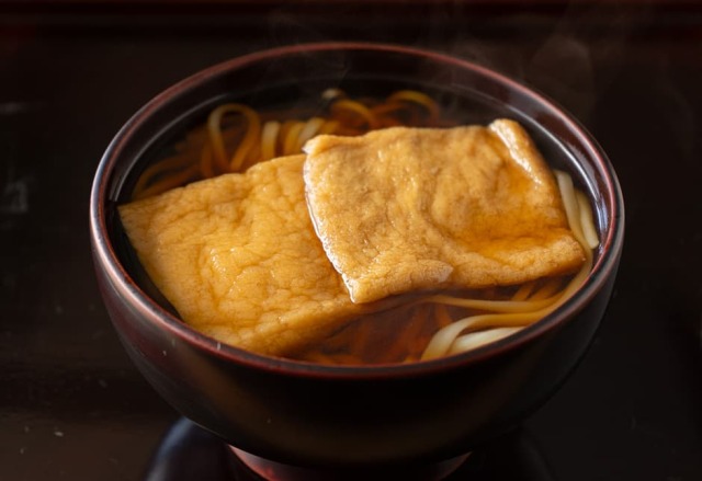 （新しくなった）斉吉だしのきつねうどん