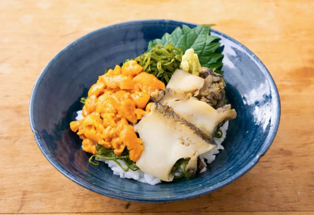 焼きうにあわび丼