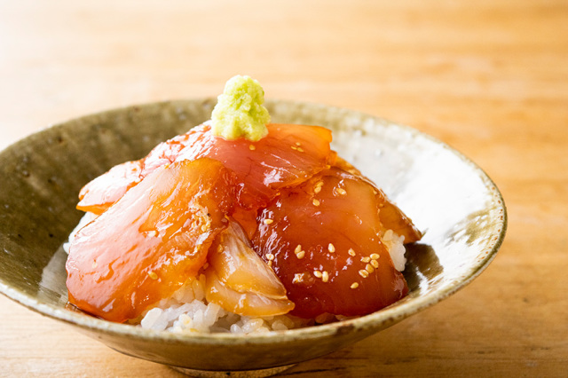 びんちょうまぐろの漬け丼（切り落とし）